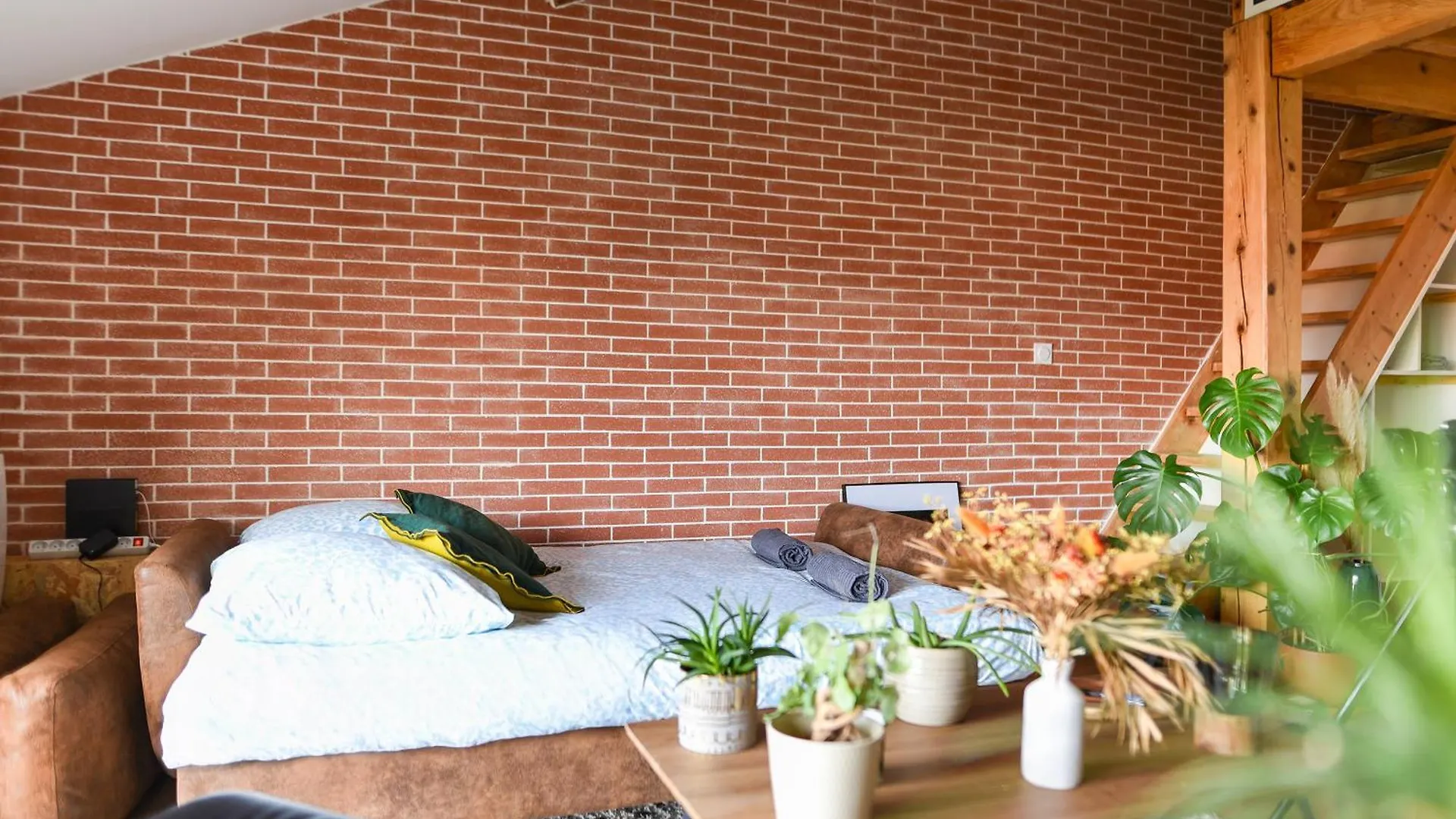 Apartment Ferienwohnung Le Loft Botanique Et Son Parking Gratuit Toulouse Frankreich